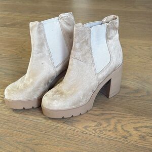 SODA Chelsea Ankle boots with lug sole chunky heel in wheat